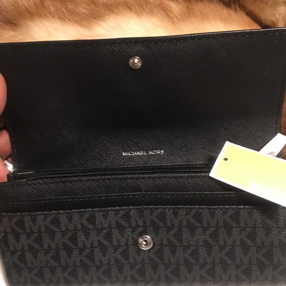 🆕💜Michael Kors Signature Black and Gray Wallet💜 - Picture 3 of 5